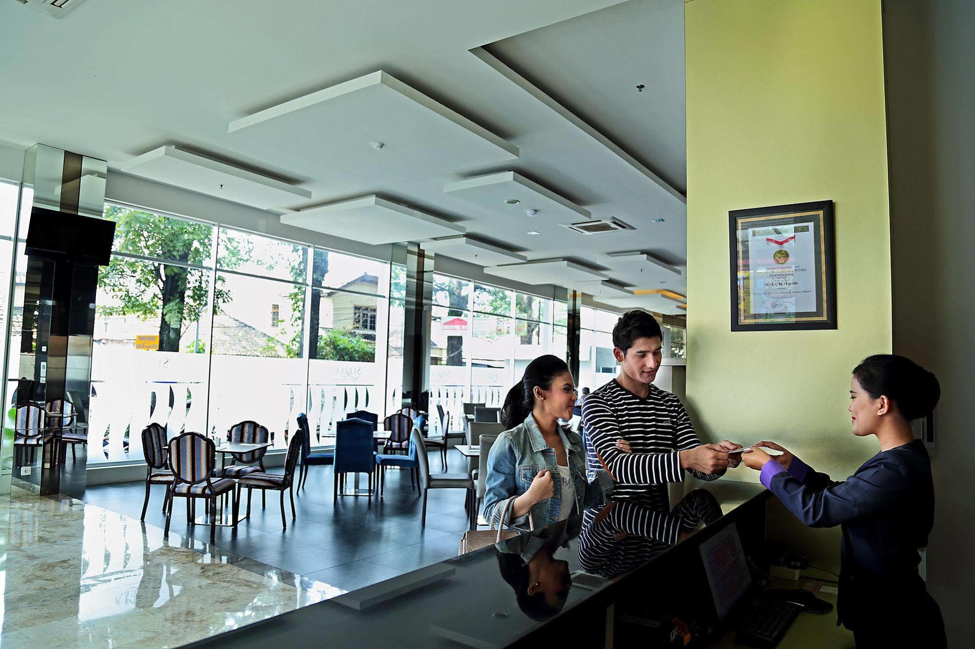 Serela Cihampelas By Kagum Hotels Bandung Esterno foto